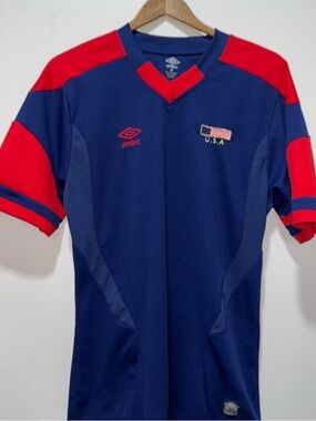 Umbro USA red and blue soccer jersey Size M